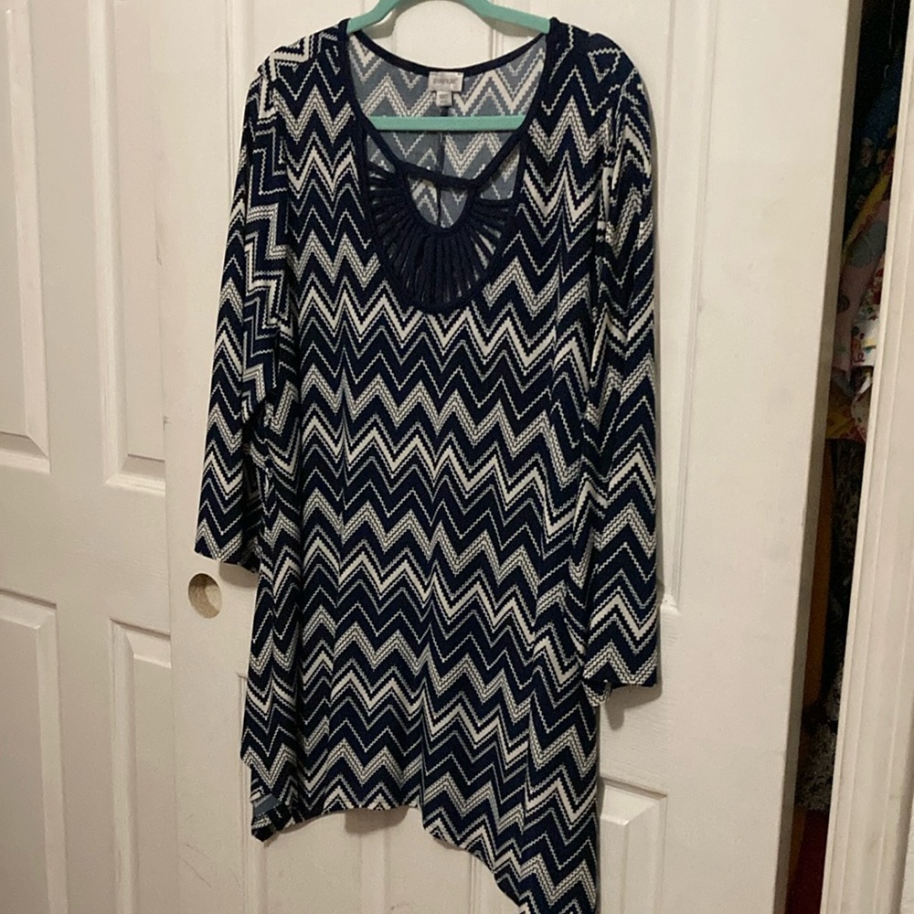 Avenue Navy and White Zigzag Blouse